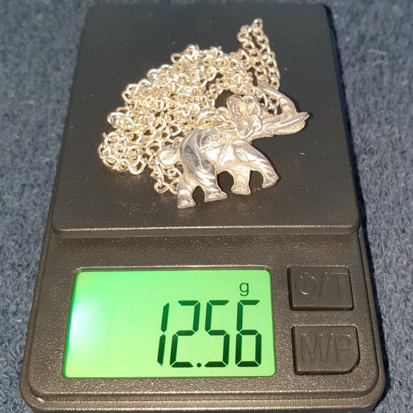 Stunning Vintage Solid Sterling Silver Elephant Pendant Olink Claspless Necklace - Picture 4 of 11